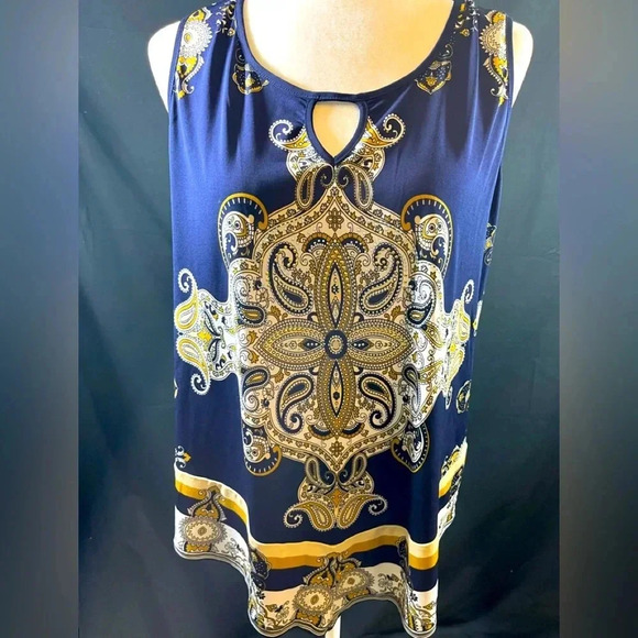 Gorgeous tunic - Picture 1 of 3